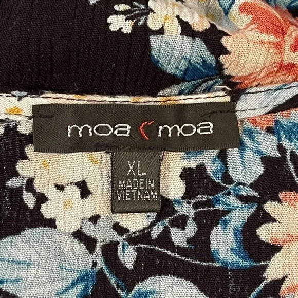 MOA Moa flora long sleeve top with smocked waistband. - Picture 4 of 8